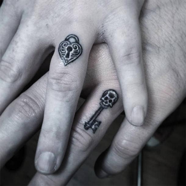 lock and key 3D wedding ring tattoo