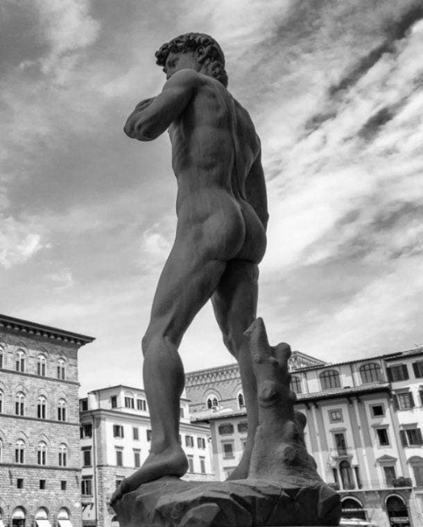 Michelangelo dimples of Apollo