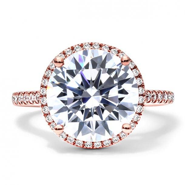How To Buy An Engagement Ring That Will Make Her Say Yes - 1