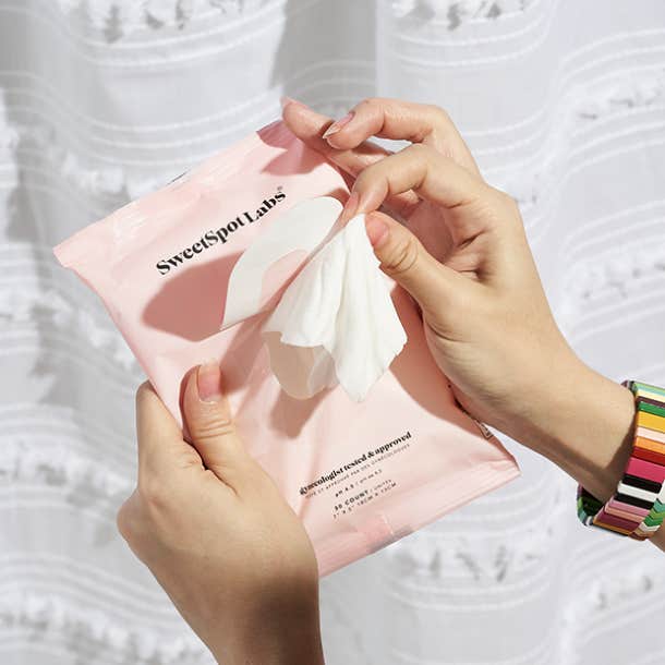 SweetSpot Labs Feminine Wipes for Sensitive Skin with Witch Hazel and Aloe Vera