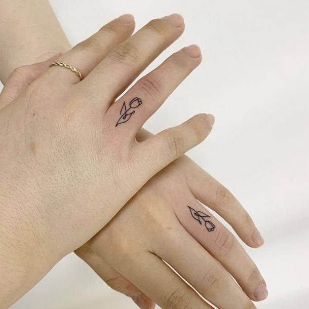 32 Rocking Ring Finger Tattoo Ideas for Men & Women in 2024