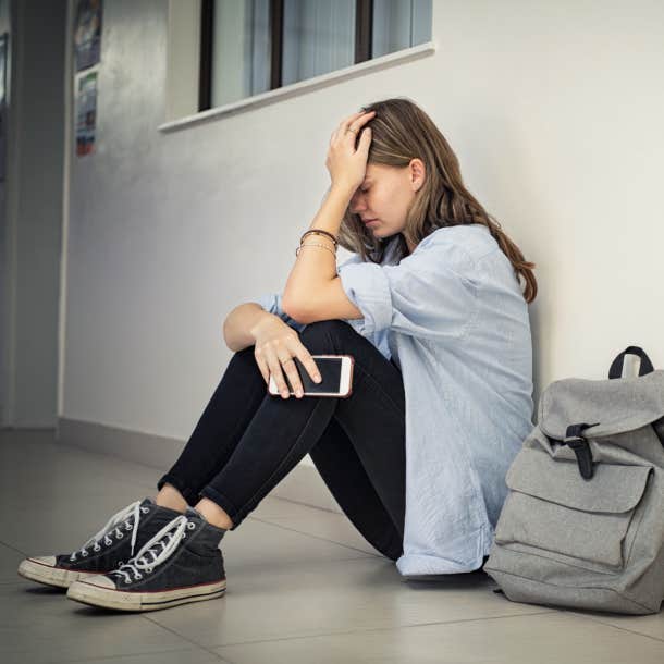 dad asks if he's wrong for telling his daughter her mental illness isnt an excuse