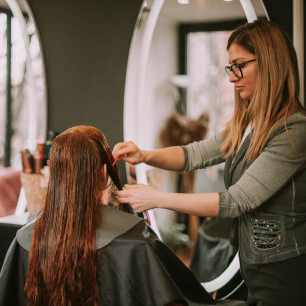 mom forces stepdaughter to cut off her hair