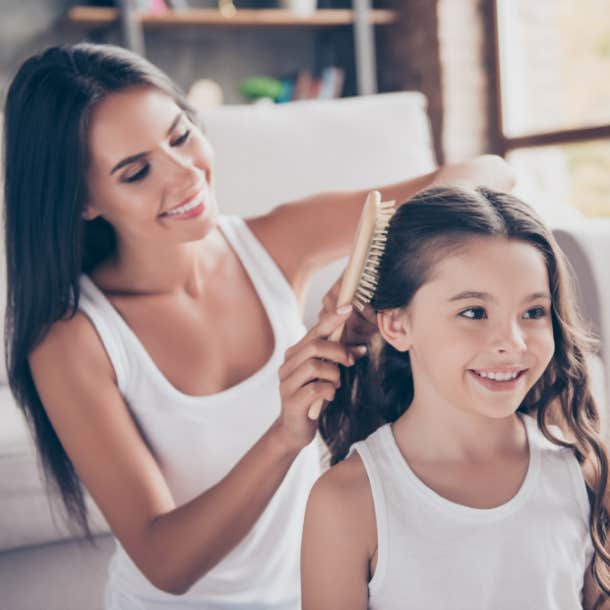 mom forces stepdaughter to cut off her hair