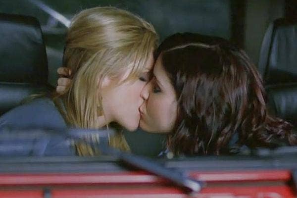16. Brittany Snow and Sophia Bush kissing in john tucker must die