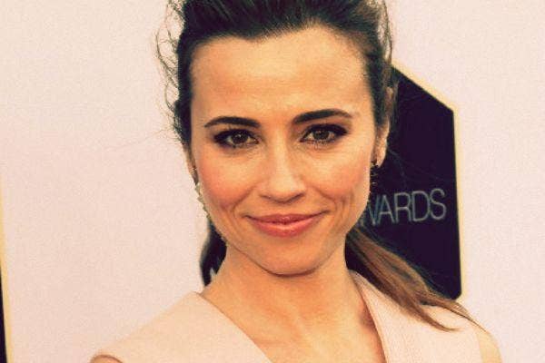 Linda Cardellini and Steven Rodriguez
