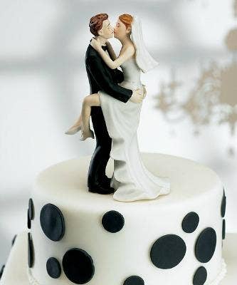 11 Insanely Inappropriate Wedding Cake Toppers Yourtango