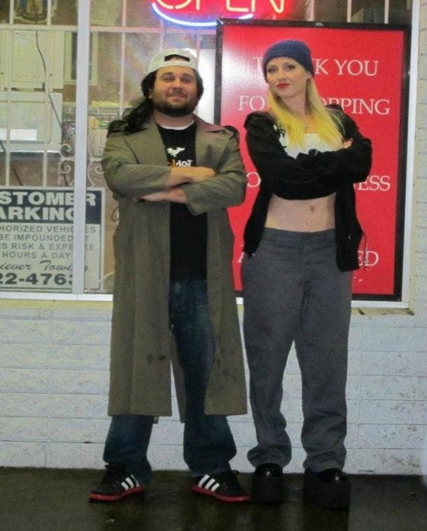 Jay and Silent Bob make a perfect (and EASY!) DIY costume. nostalgic halloween costume throwback