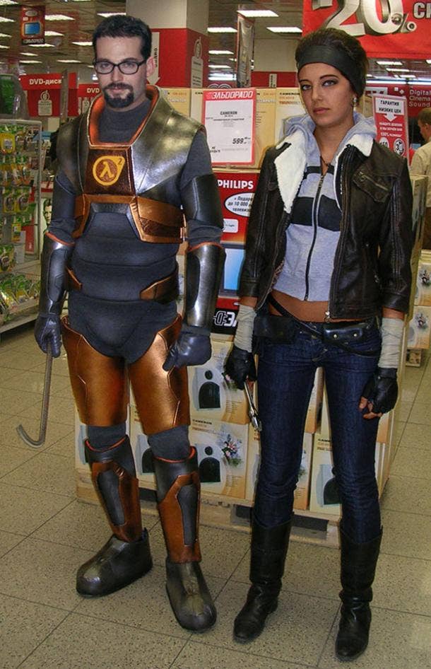 Gordon and Alyx Half Life Video Game Cosplay Halloween Costume Ideas