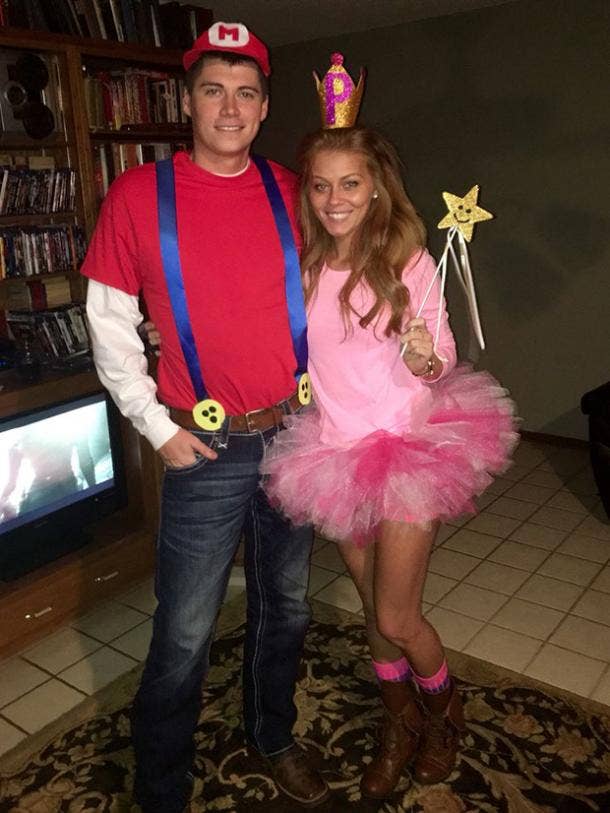 Mario and Princess Peach Mario Princess Peach Video Game Cosplay Halloween Costume Ideas