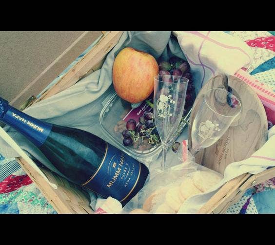 Spontaneous picnic &amp; concert