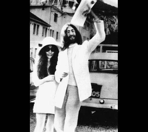 Yoko Ono&#039;s Dress
