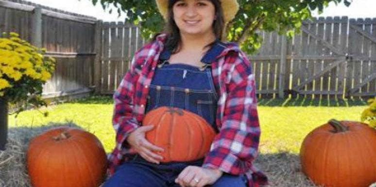 10 Hilarious Costumes For Pregnant Women 10 Hilarious Costumes For Pregnant Women
