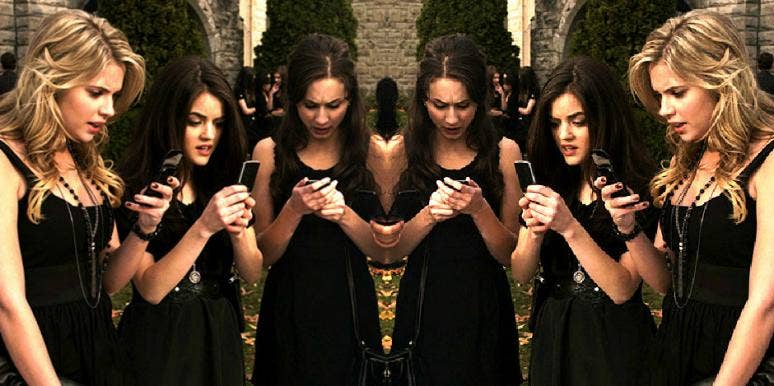 ashley benson lucy hale troian bellisario pretty little liars group text group texting A pll abc family ashley benson lucy hale troian bellisario pretty little liars group text group texting A pll abc family