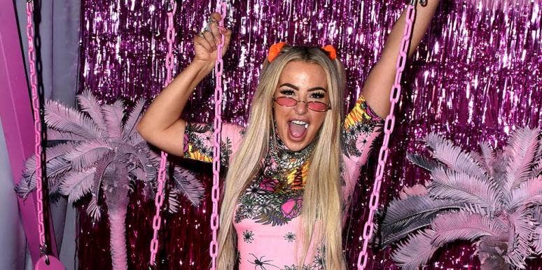 Tana Mongeau Reveals Entire Butt In Racy Underwear Selfie Tana Mongeau Reveals Entire Butt In Racy Underwear Selfie
