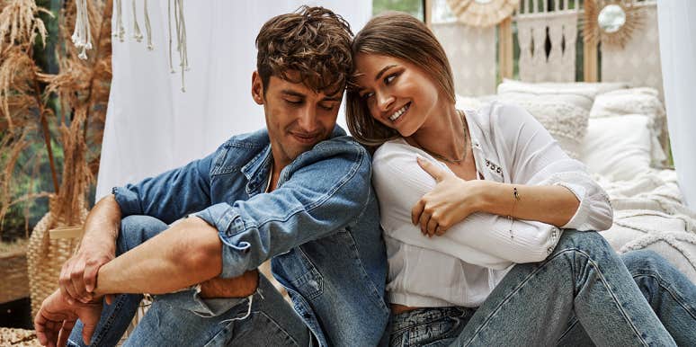 12 Small-But-Powerful Gestures That Excite The Hell Out Of Men flirting couple