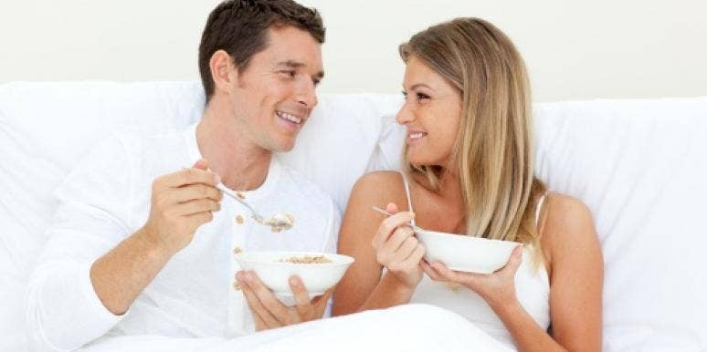Love News: 7 Habits Of Highly Annoying Couples couple eating cereal