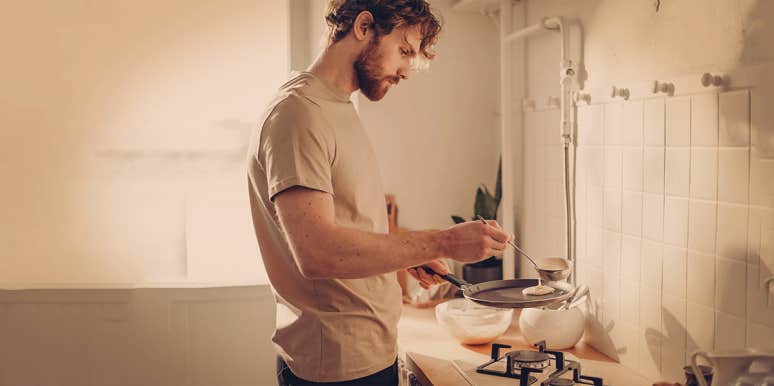 The Brutal Truth About What Women Really Think Of Guys Who Can't Cook man cooking