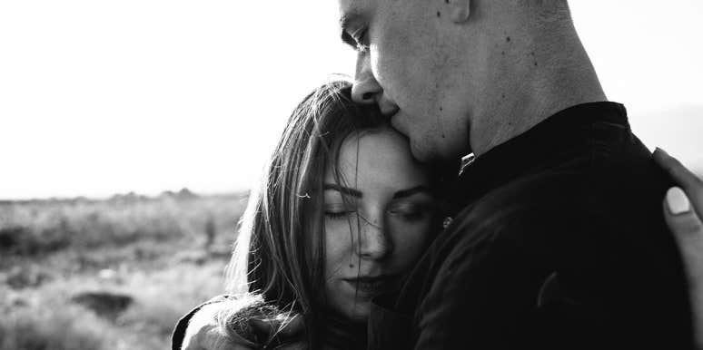 14 Truly Surprising Things That Can Predict If You’ll Divorce man and woman hugging