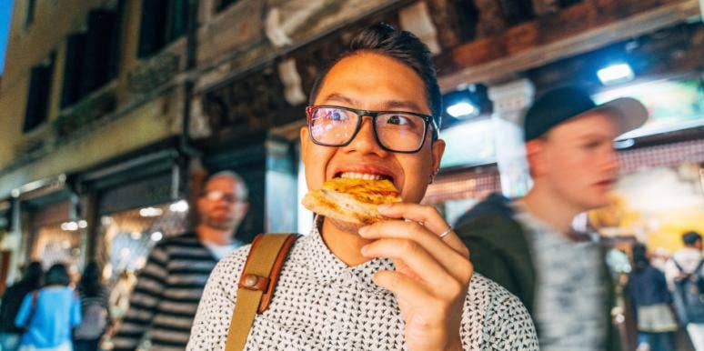 Men Eat More Pizza When Trying To Impress Women Men Eat More Pizza When Trying To Impress Women