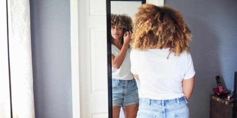 Science Says THIS Is Why The Mirror Hurts Your Self-Esteem Science Says THIS Is Why The Mirror Hurts Your Self-Esteem