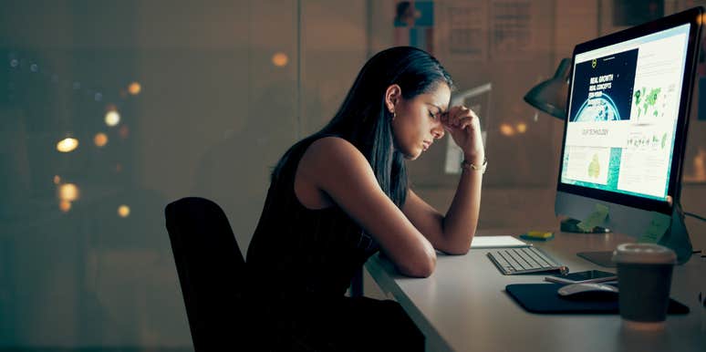woman suffering from four thoughts that indicate burnout