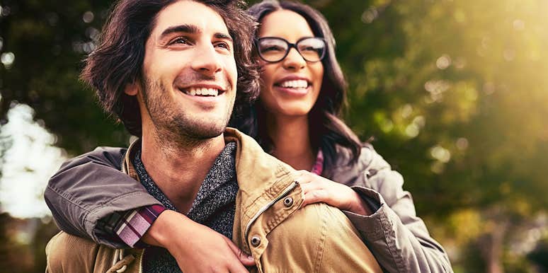 Couple who focus on psychologist approved habits to stay close. 