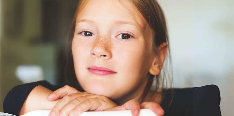 Kid secretly sharing parenting complaint in therapy. 