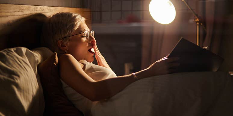 Woman putting off sleep even though she's tired 