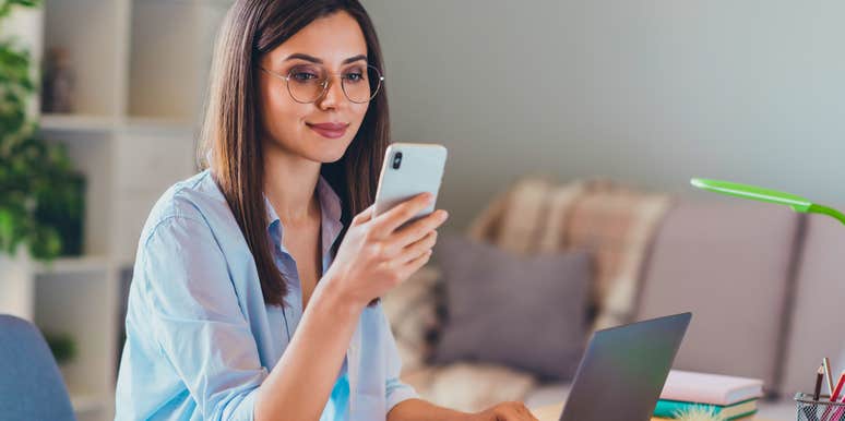 People Who Never Seem To Put Down Their Phones Usually Have These Personality Traits