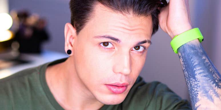 Behaviors Of A Male Narcissist That Are Hard To Miss Once You Notice Them