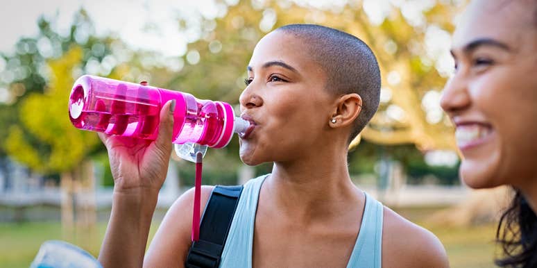 easy ways to tell someone hasn't been drinking enough water according to research