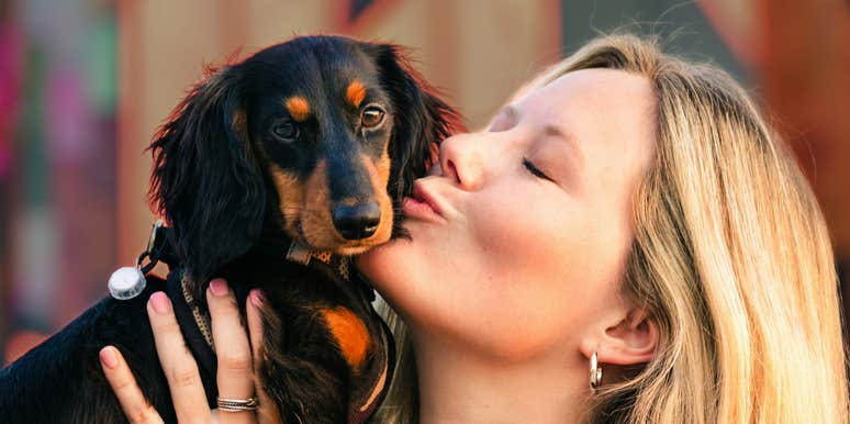 Animal teaches human about love.