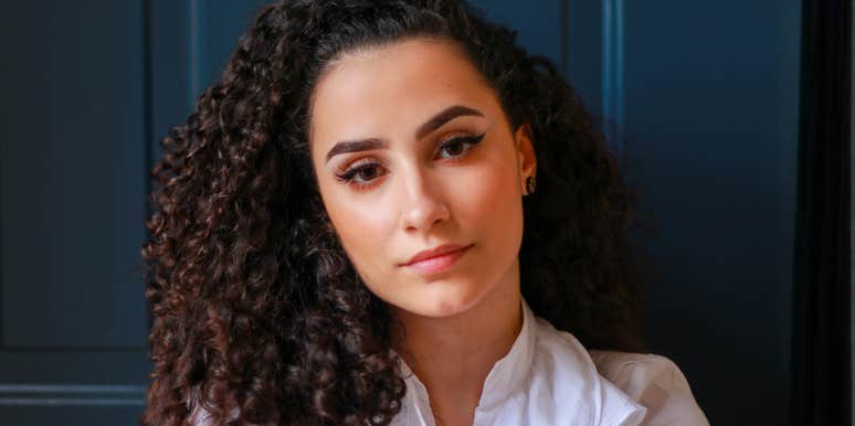 Woman leaning into her jealousy instead of trying to get rid of it. 