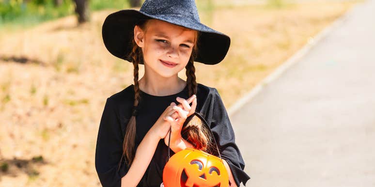 Mom Handing Out Mac And Cheese And Ramen Instead Of Candy On Halloween
