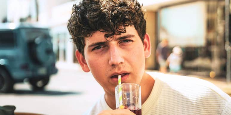 Confused man with a blank expression, capturing the awkward moments when men say phrases that instantly change how women feel about them.