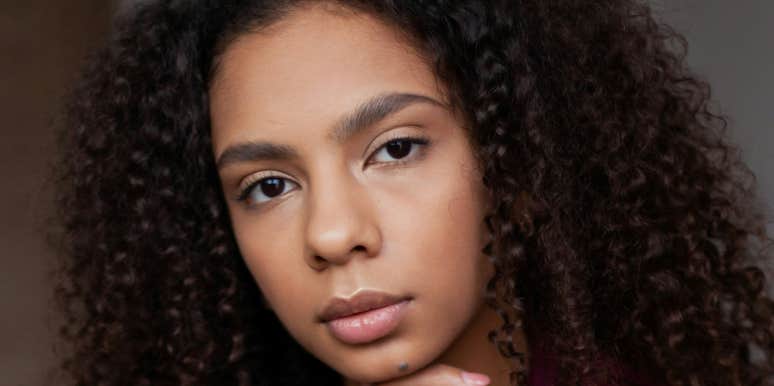 Woman remebers names.