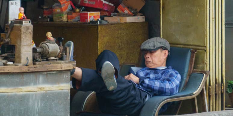 Shanxi, A Chinese City Shuts Down At Noon So People Can Nap