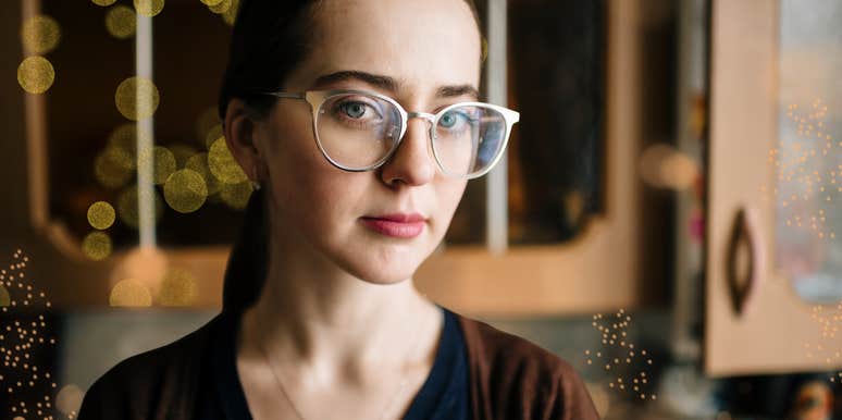 Woman grieving during the holidays seeks therapist advice