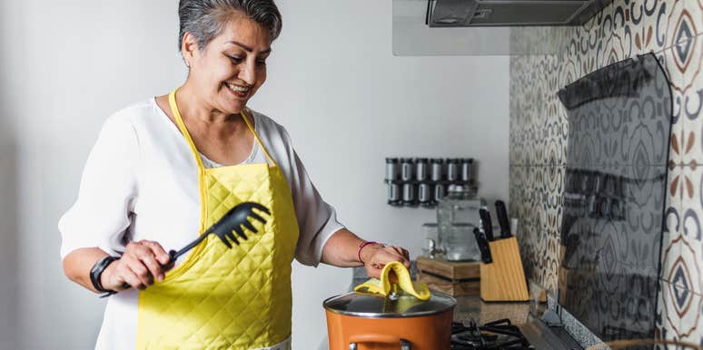 Woman Calls Out Mother-In-Law’s Disrespectful Dinner-Serving Habit