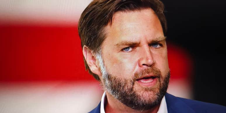 Most People Missed These 6 Details About Vanity Fair’s Pictures Of Trump’s Inner Circle