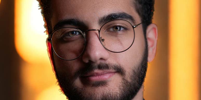 Man uses the Steve jobs method to think better.