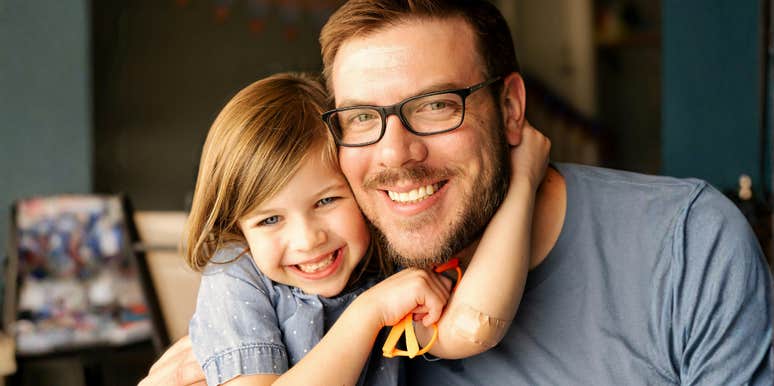 Divrced dad with his daughter.