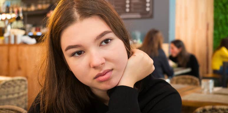 dad lets socially anxious teen daughter go hungry