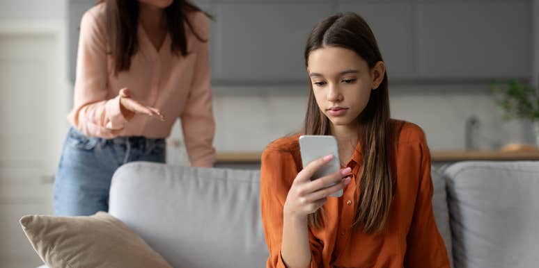 teen arguing with mom over pictures posted without her consent