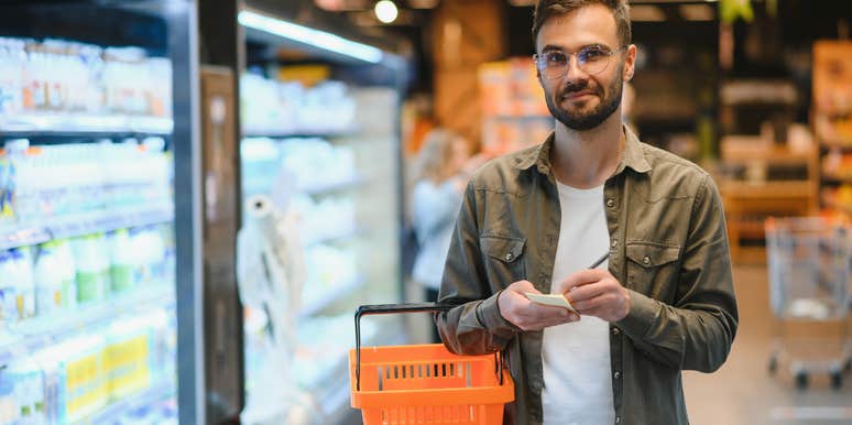 man refuses use self-checkout connect people