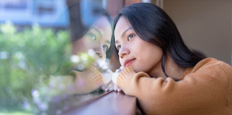 woman distracted because of adhd