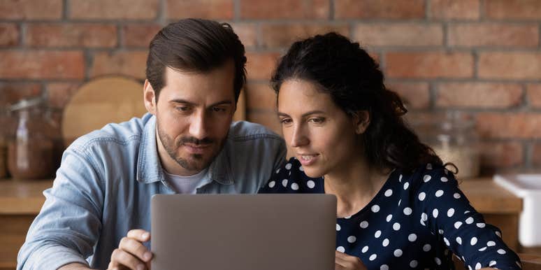 landlord sues tenants bad review