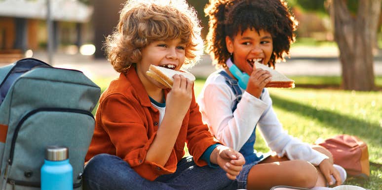 mom trouble sending son extra lunch hungry classmate