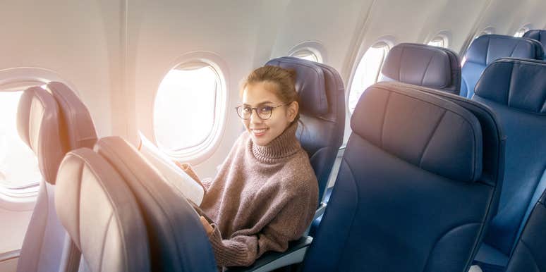 nurse sits next blind man service dog flight after another couple refused